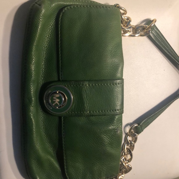 Michael Kors Handbags - Michael Kors green leather & chain leather strap